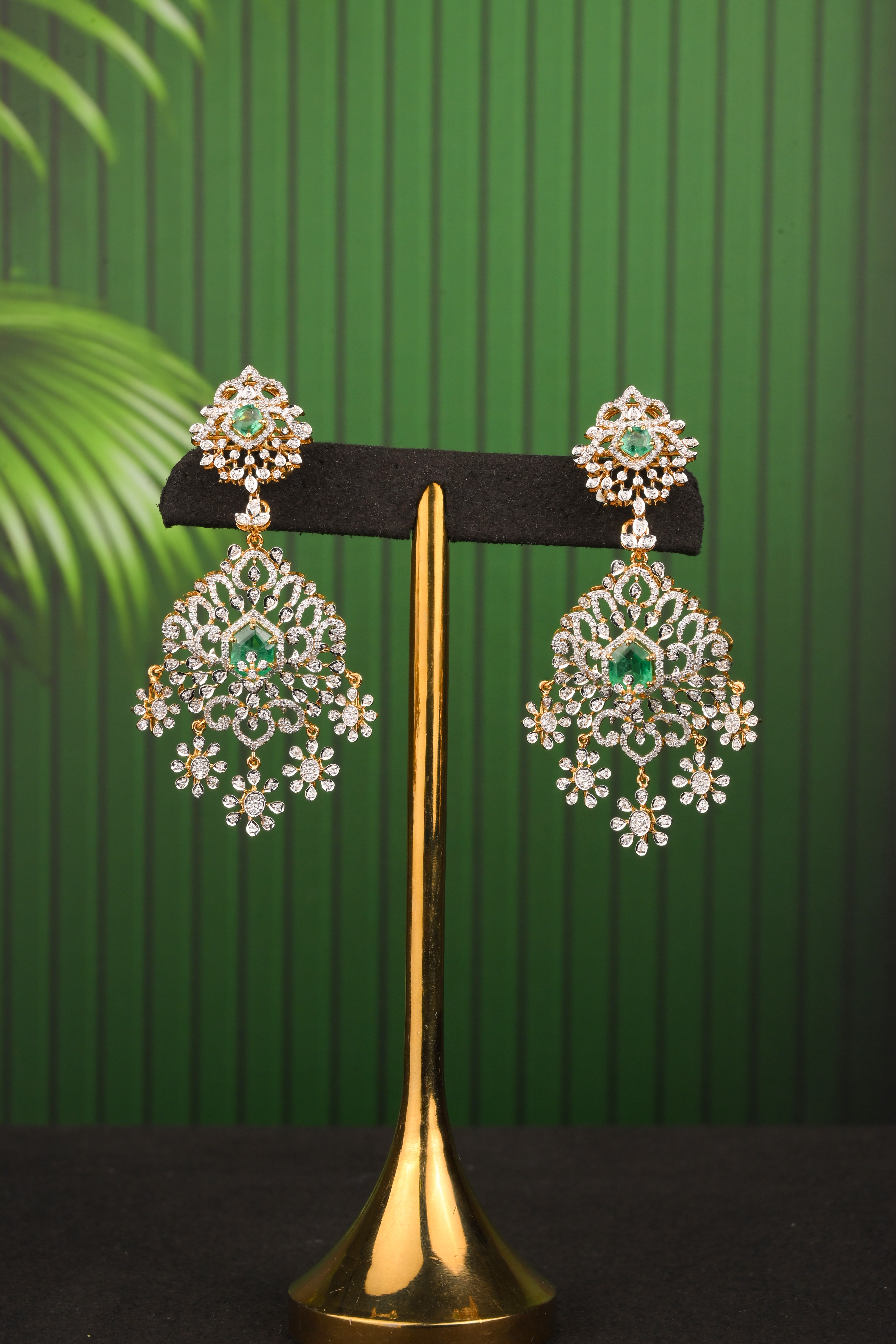 Brinda Gold and Diamonds - Diamond Earring